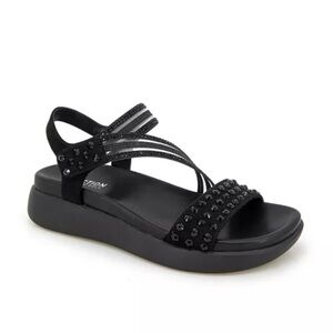 Kenneth Cole Taryn Jeweled Sandal
Size 9.5